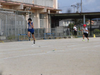 陸上部と対決